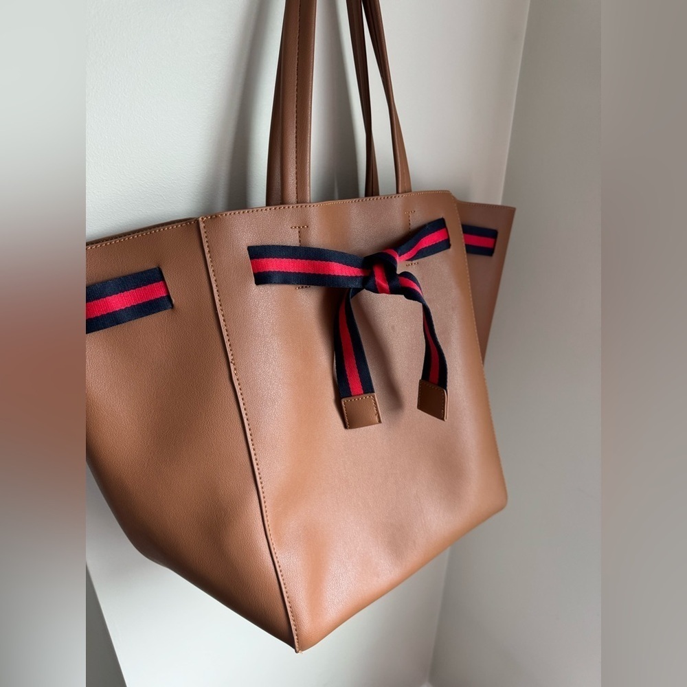 Moda Luxe Dutchess Tote Vegan Leather - Picture 3 of 9